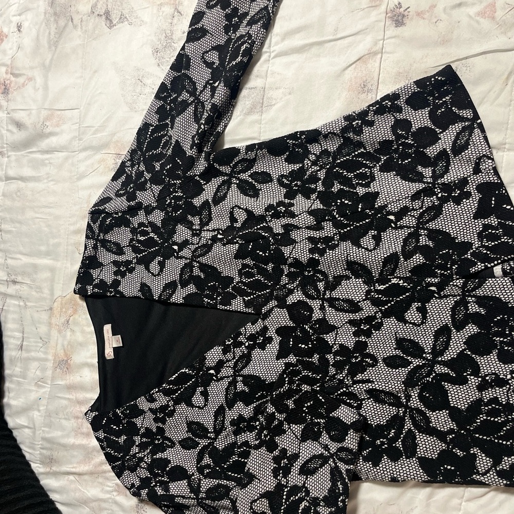 Dress Barn Black and White Floral Blazer